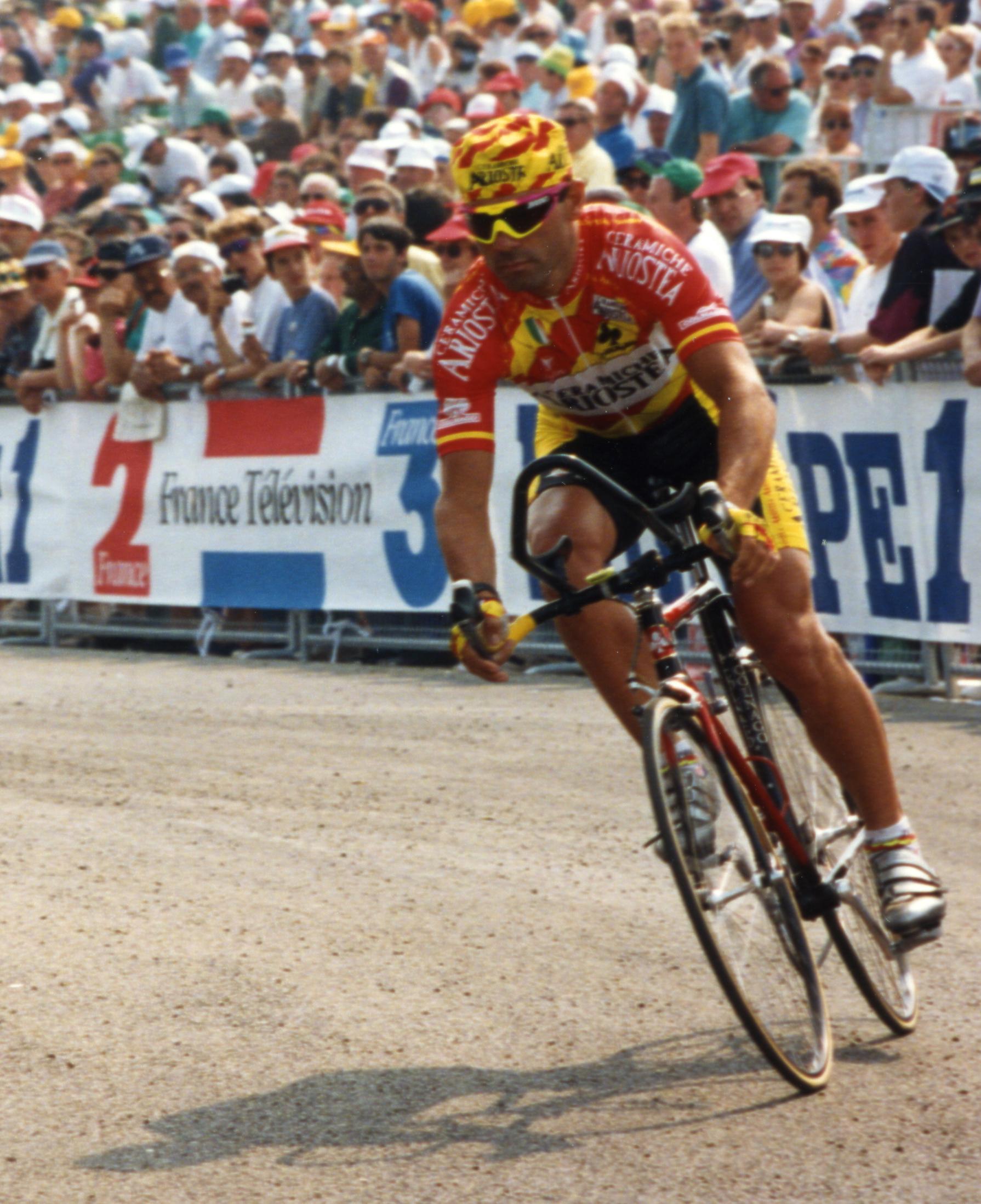 Imagem de referência de Davide Cassani, descrito nos dados abertos como ciclista italiano