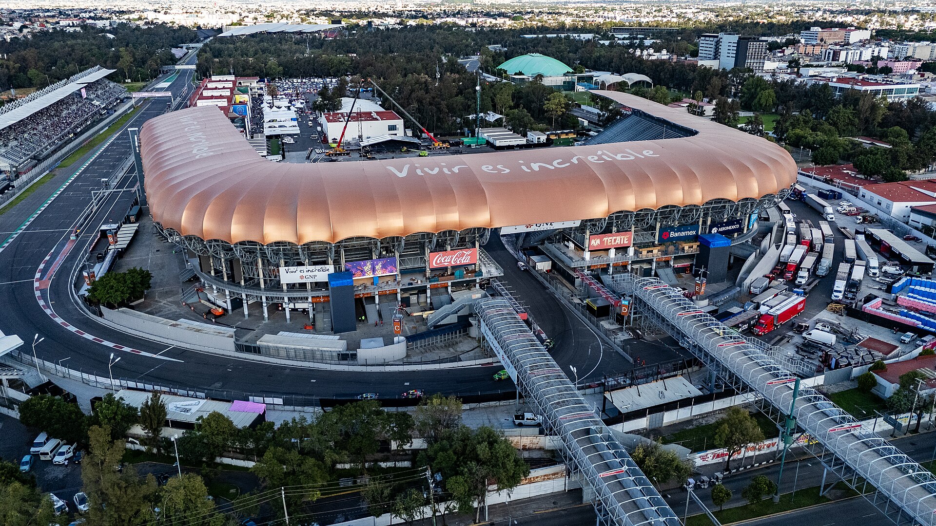 Imagem de referência relacionada a Foro Sol, item descrito como local polivalente na Cidade do México