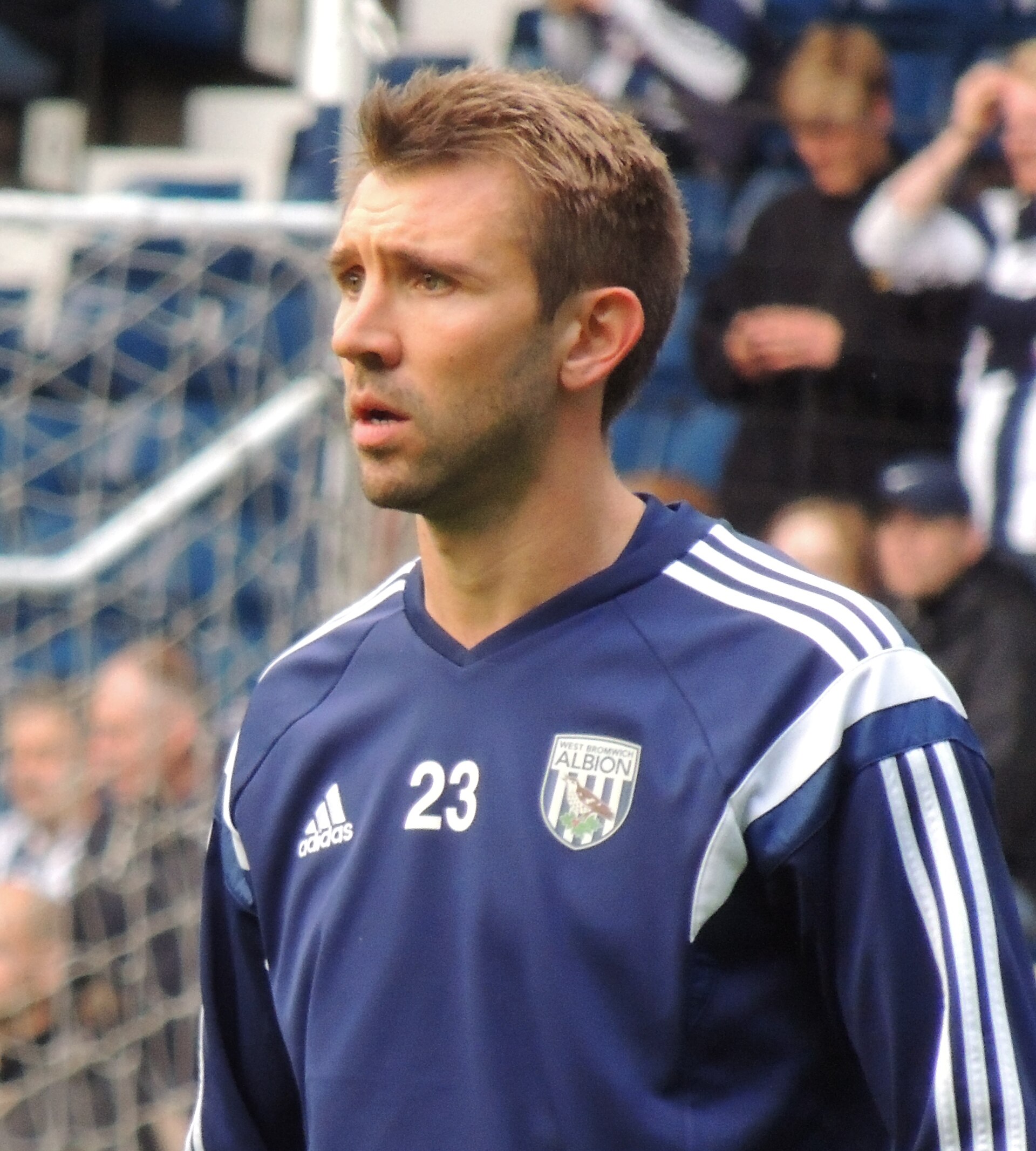 Imagem de referência de Gareth McAuley, descrito nos dados abertos como futebolista britânico