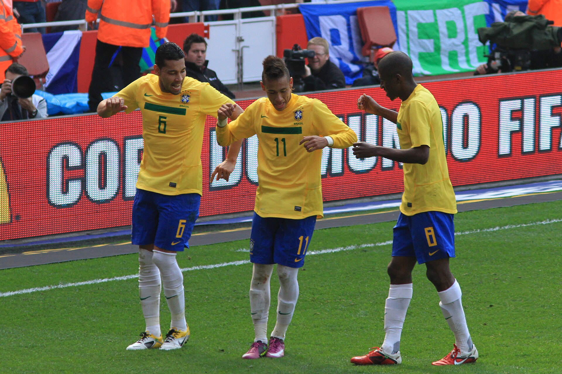 Imagem de referência de Ramires, descrito nos dados abertos como futebolista brasileiro