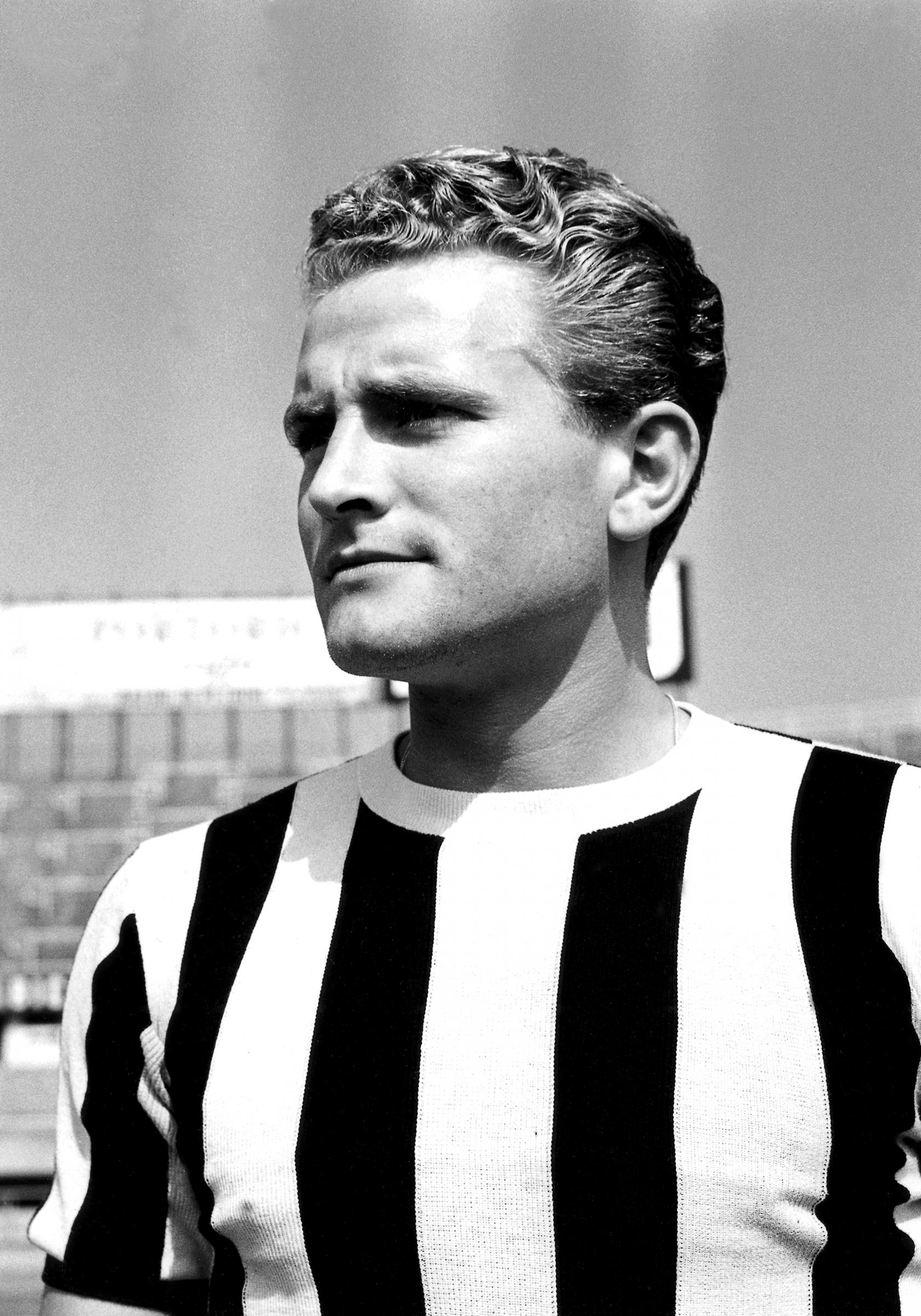 Imagem de referência de Giampiero Boniperti, descrito nos dados abertos como futebolista italiano