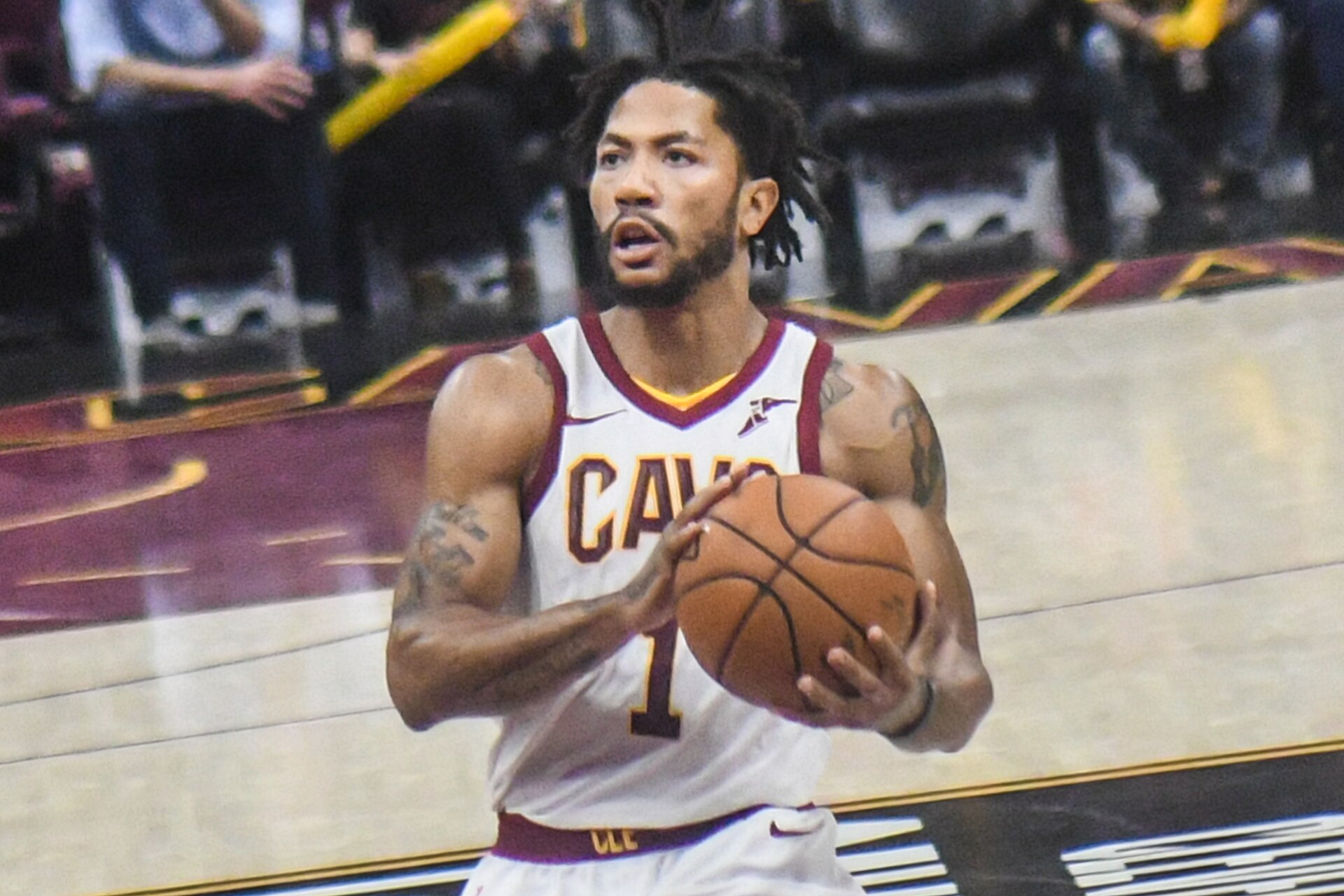 Imagem de referência de Derrick Rose, descrito nos dados abertos como basquetebolista americano
