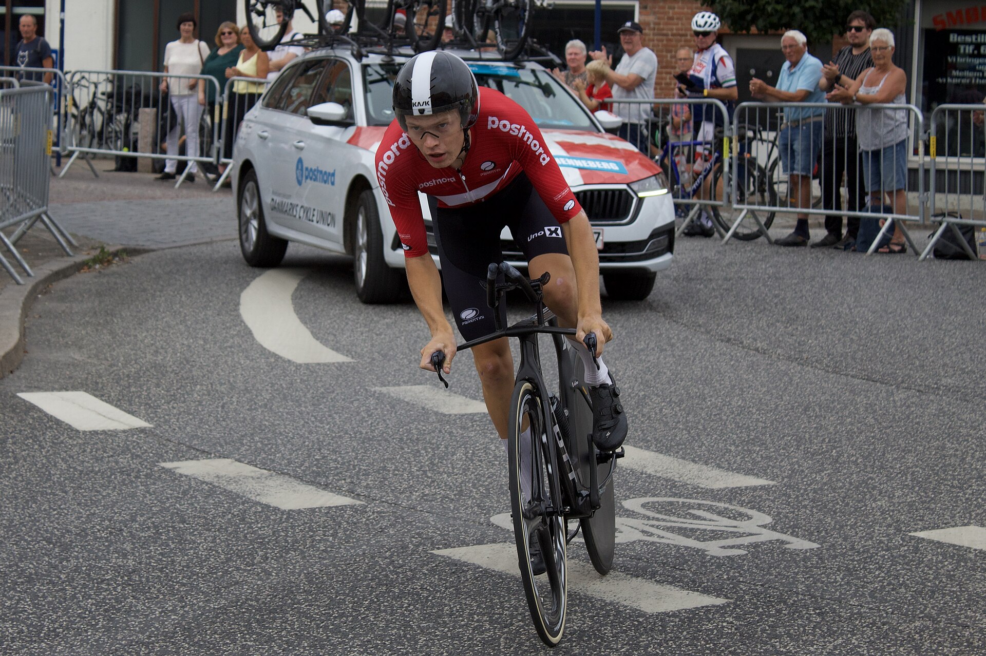 Imagem de referência de Magnus Henneberg, descrito nos dados abertos como ciclista dinamarquês