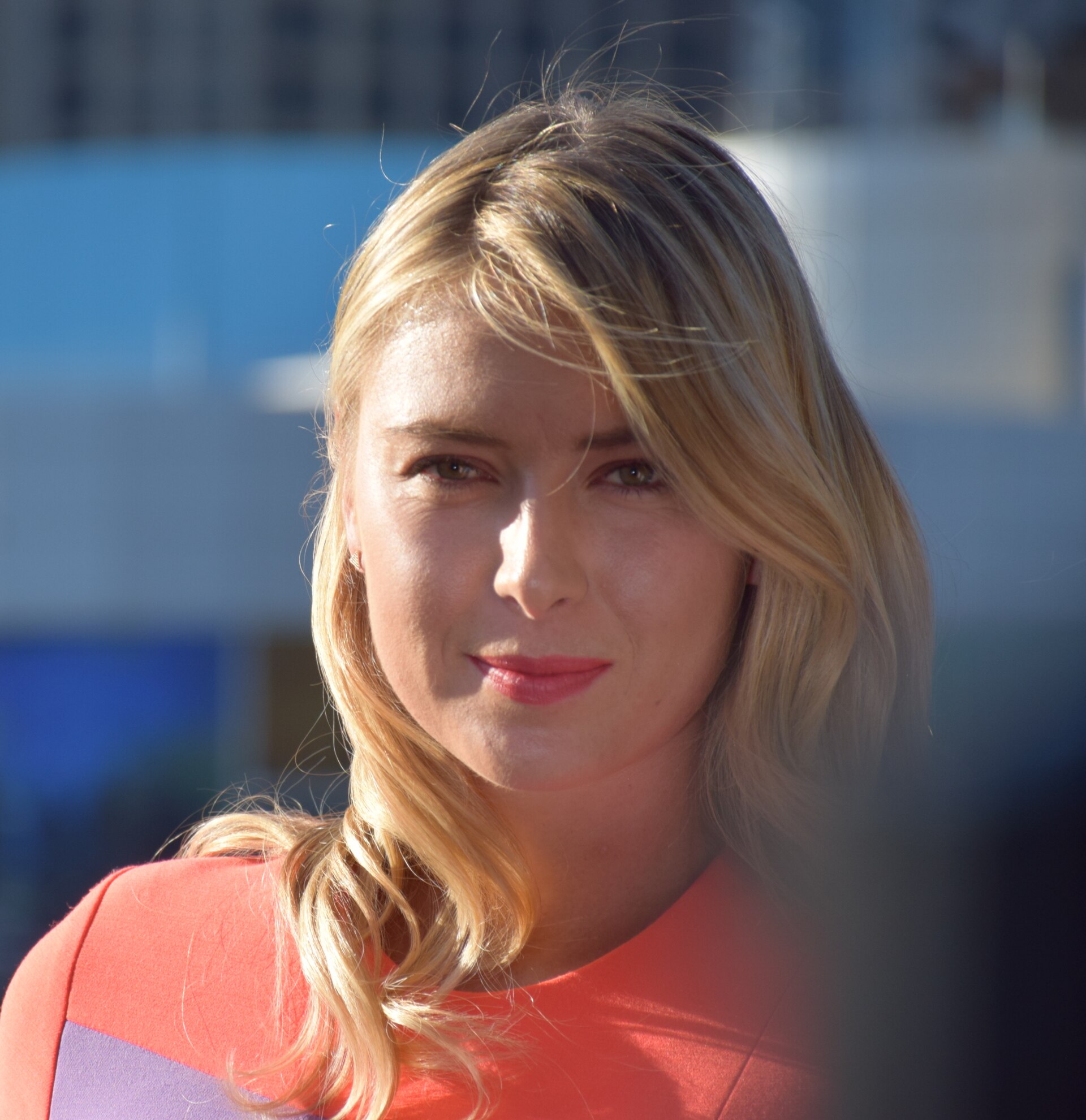 Imagem de referência relacionada a Maria Sharapova, item descrito como ex-jogadora profissional de ténis russa
