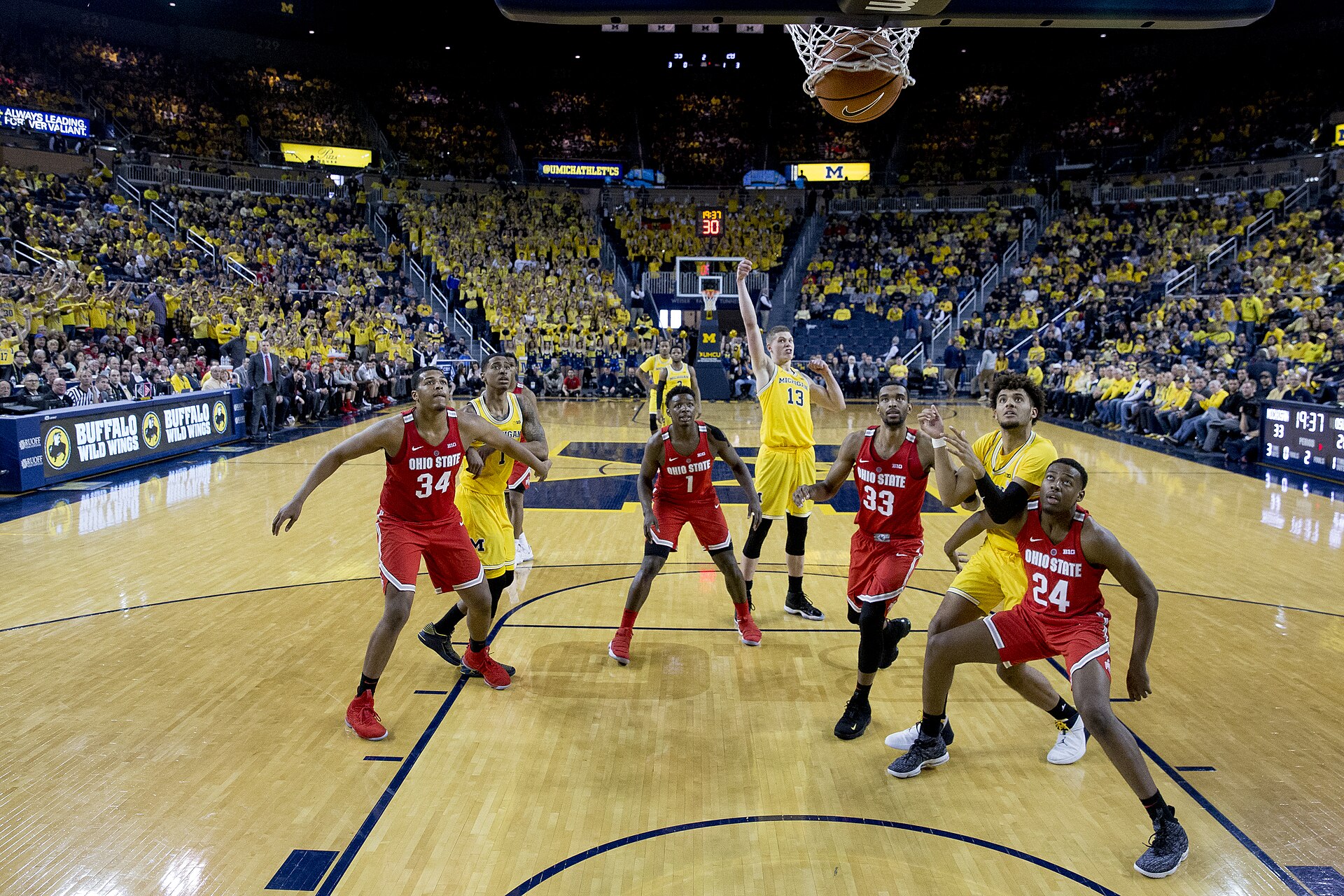 Imagem de referência de Keita Bates-Diop, descrito nos dados abertos como jogador de basquetebol norte-americano