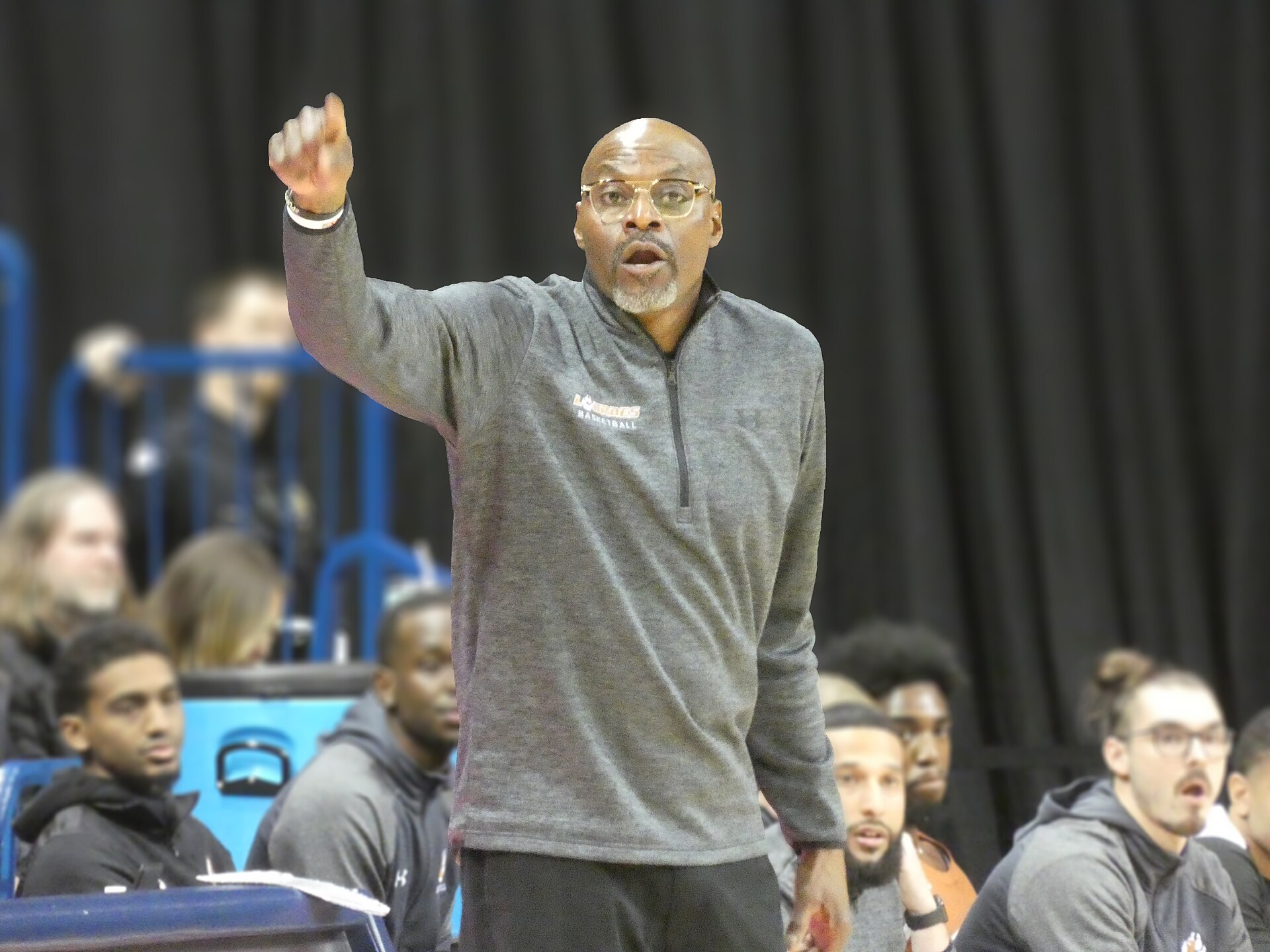 Imagem de referência de Dennis Hopson, descrito nos dados abertos como basquetebolista estadunidense