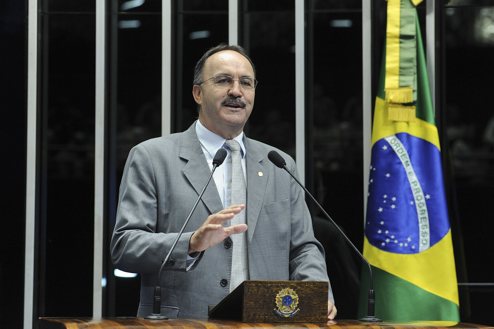 Imagem de referência de Mauro Fernandes, descrito nos dados abertos como futebolista brasileiro