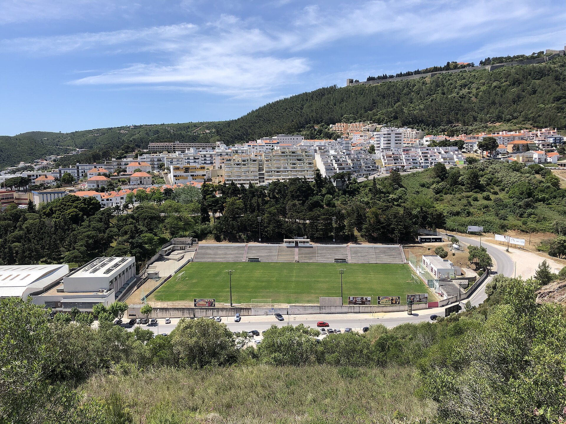 Imagem de referência de Estádio Vila Amália, descrito nos dados abertos como estádio em Sesimbra, Portugal