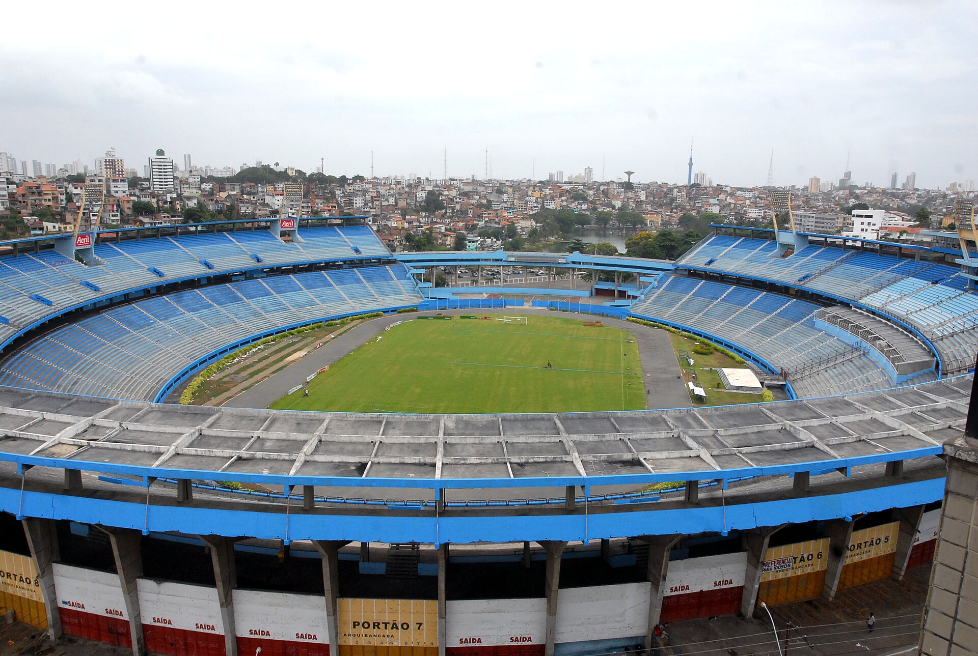 Imagem de referência de Estádio Octávio Mangabeira, descrito nos dados abertos como estádio de futebol demolido em Salvador, Brasil