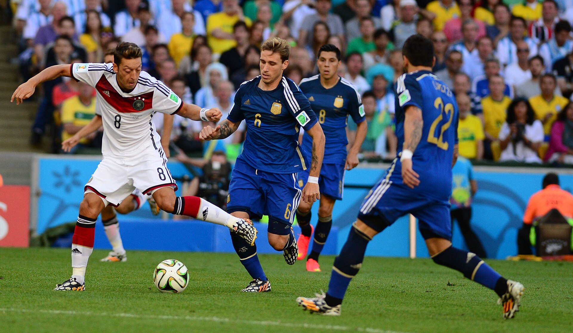 Imagem de referência de Enzo Pérez, descrito nos dados abertos como futebolista argentino