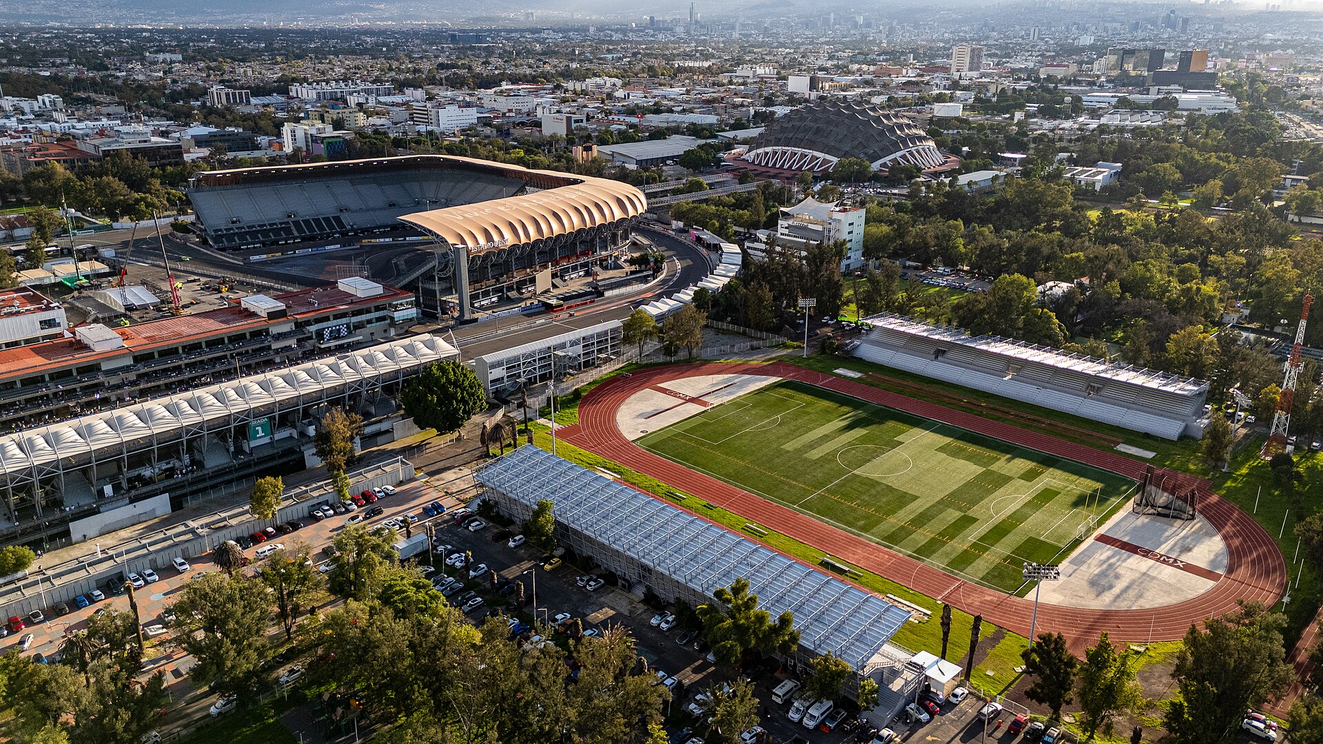 Imagem de referência relacionada a Ciudad Deportiva de La Magdalena Mixiuhca, item descrito como centro esportivo da Cidade do México