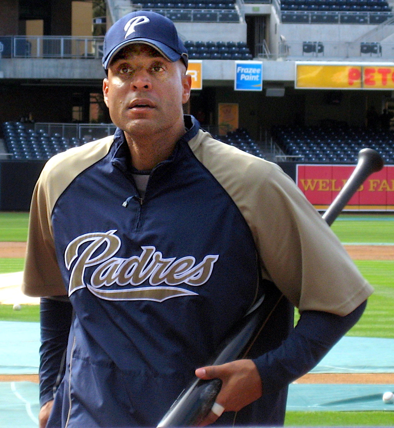 Imagem de referência de Tony Clark, descrito nos dados abertos como jogador de beisebol americano