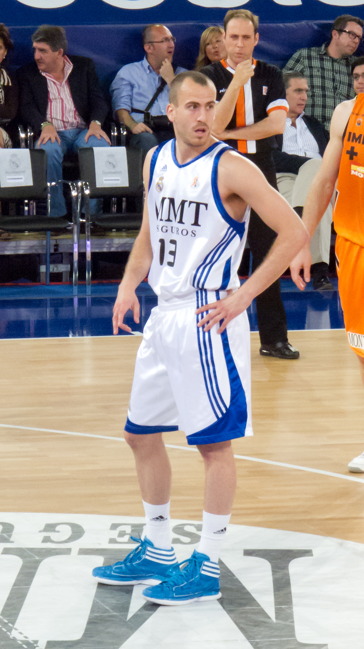 Imagem de referência de Sergio Rodríguez, descrito nos dados abertos como jogador de basquetebol espanhol