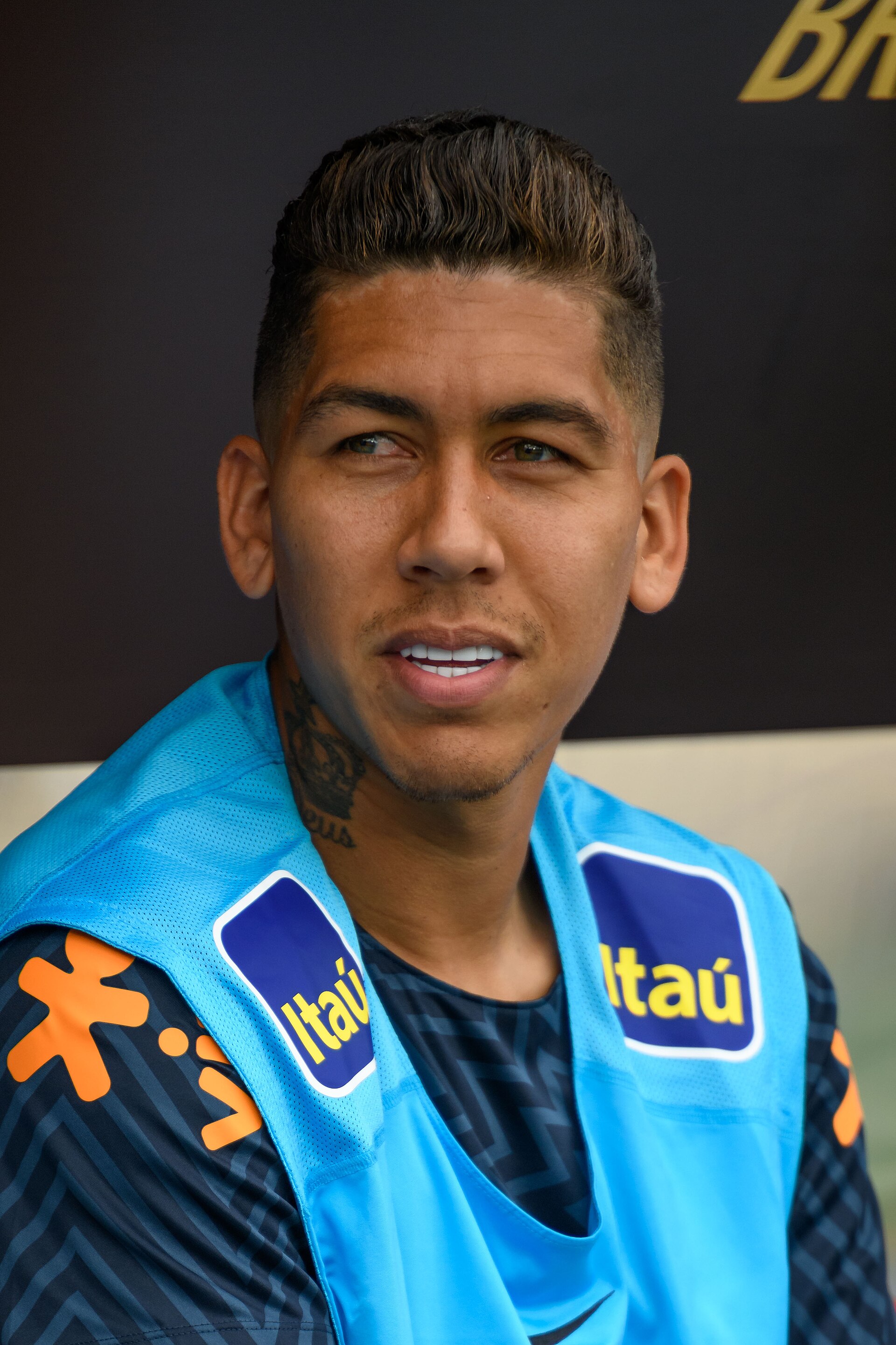 Imagem de referência de Roberto Firmino, descrito nos dados abertos como futebolista brasileiro