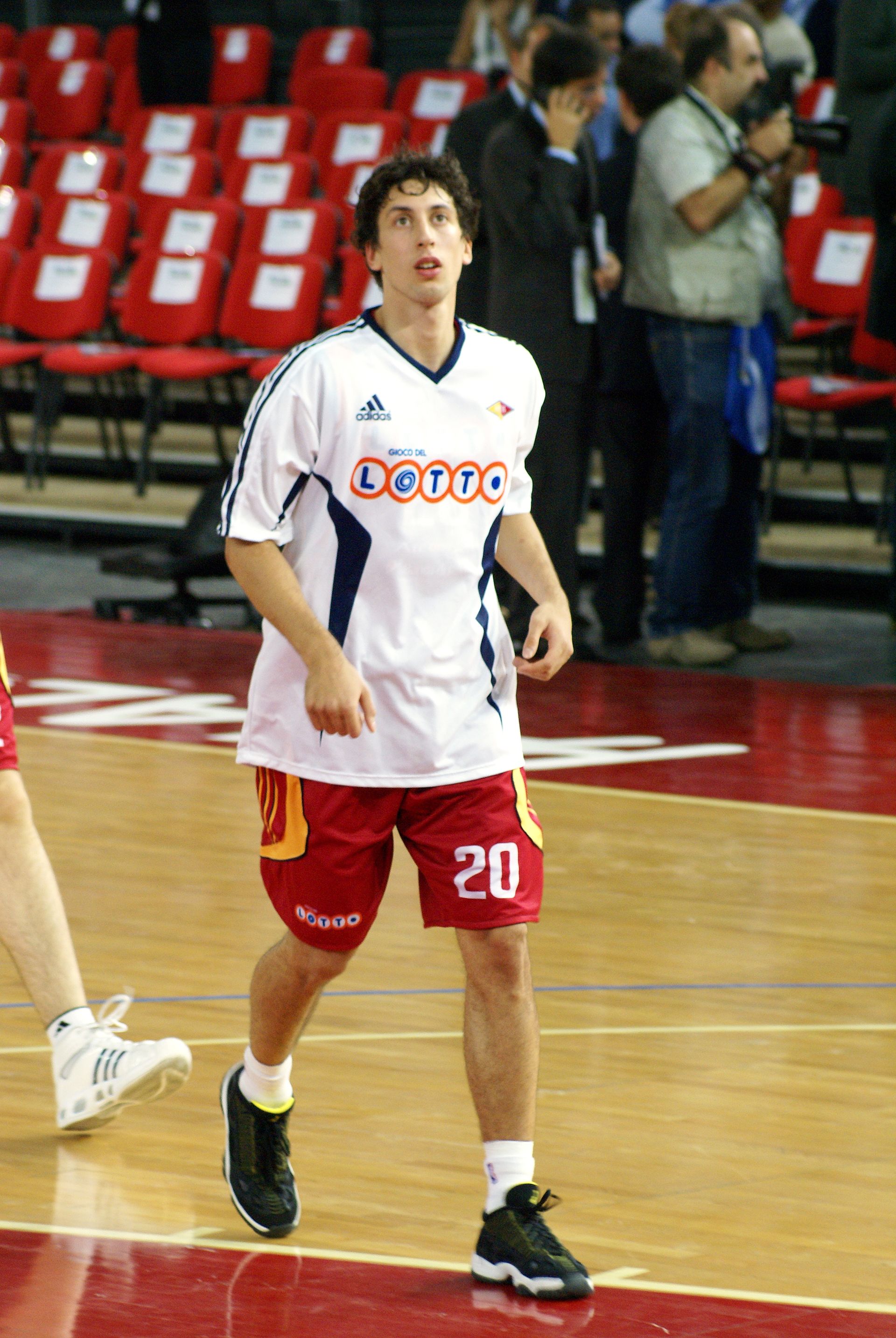 Imagem de referência de Roko Ukić, descrito nos dados abertos como jogador de basquetebol croata