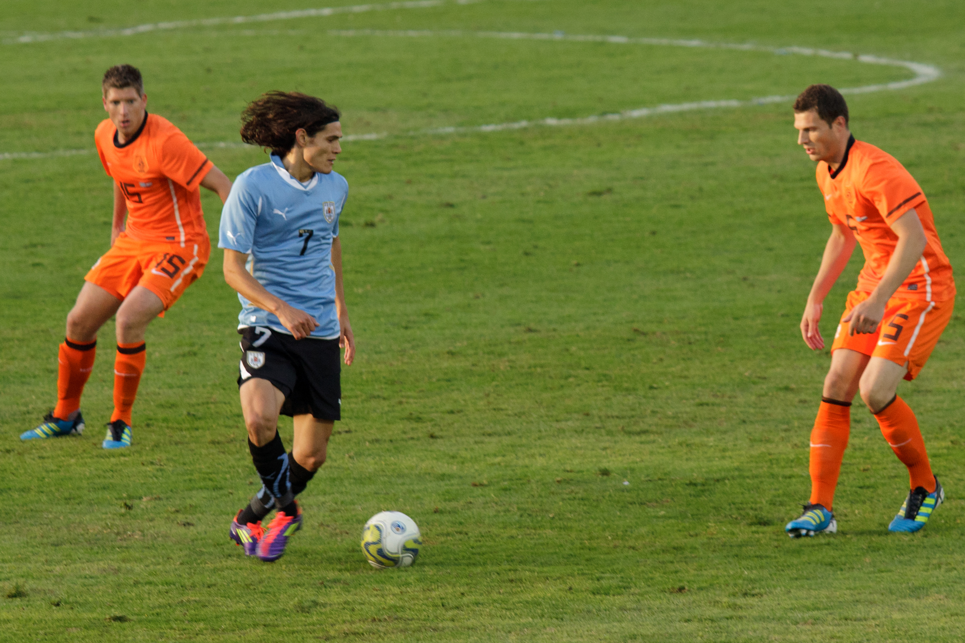 Imagem de referência de Edinson Cavani, descrito nos dados abertos como futebolista uruguaio