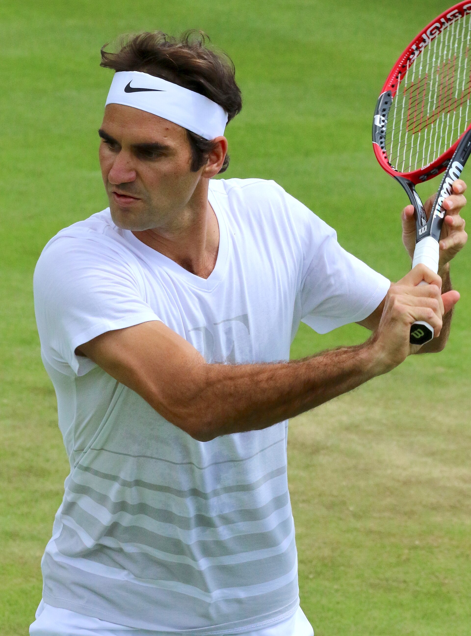 Imagem de referência de Roger Federer, descrito nos dados abertos como tenista suíço