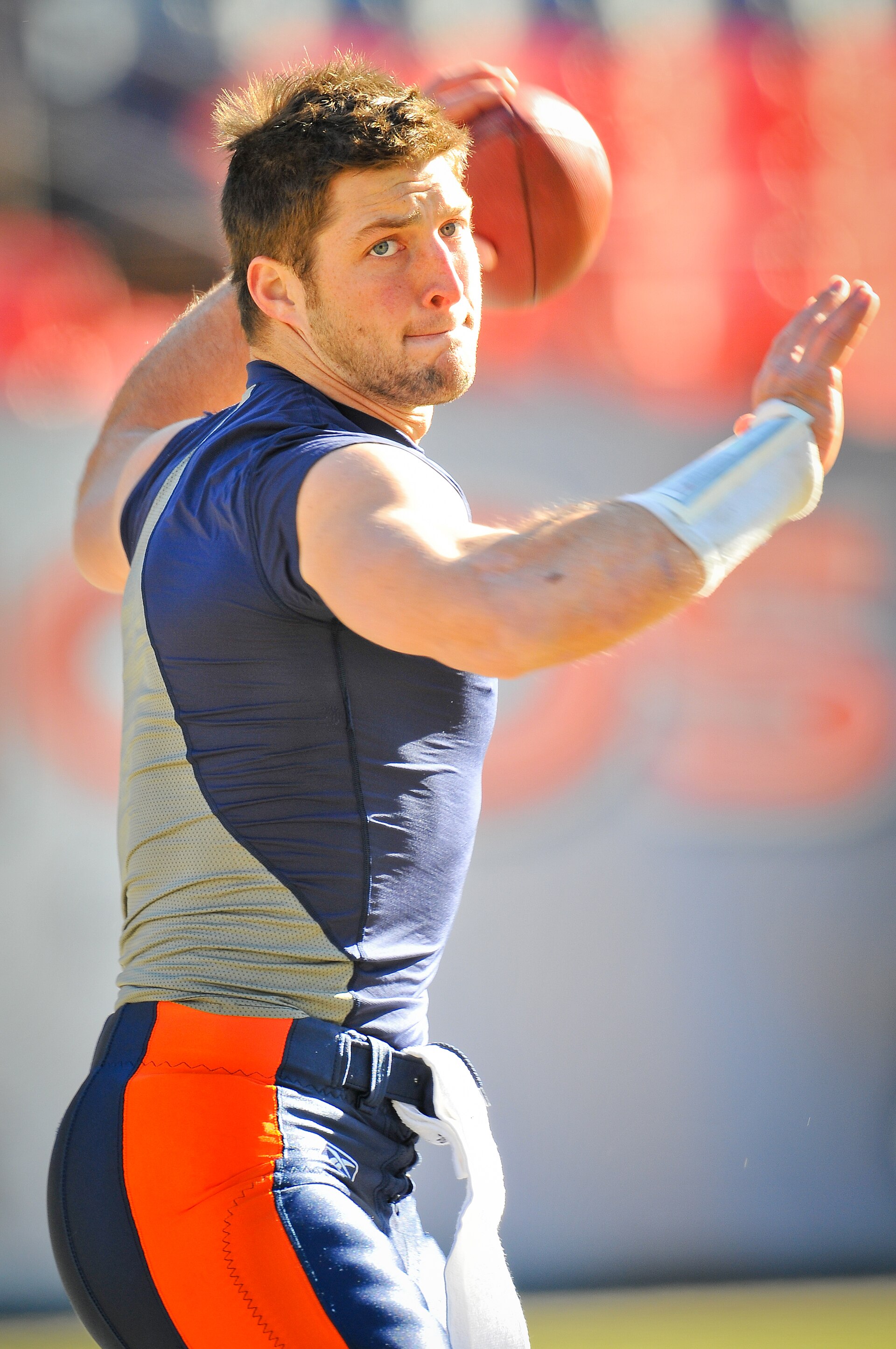 Imagem de referência de Tim Tebow, descrito nos dados abertos como jogador de futebol americano dos Estados Unidos