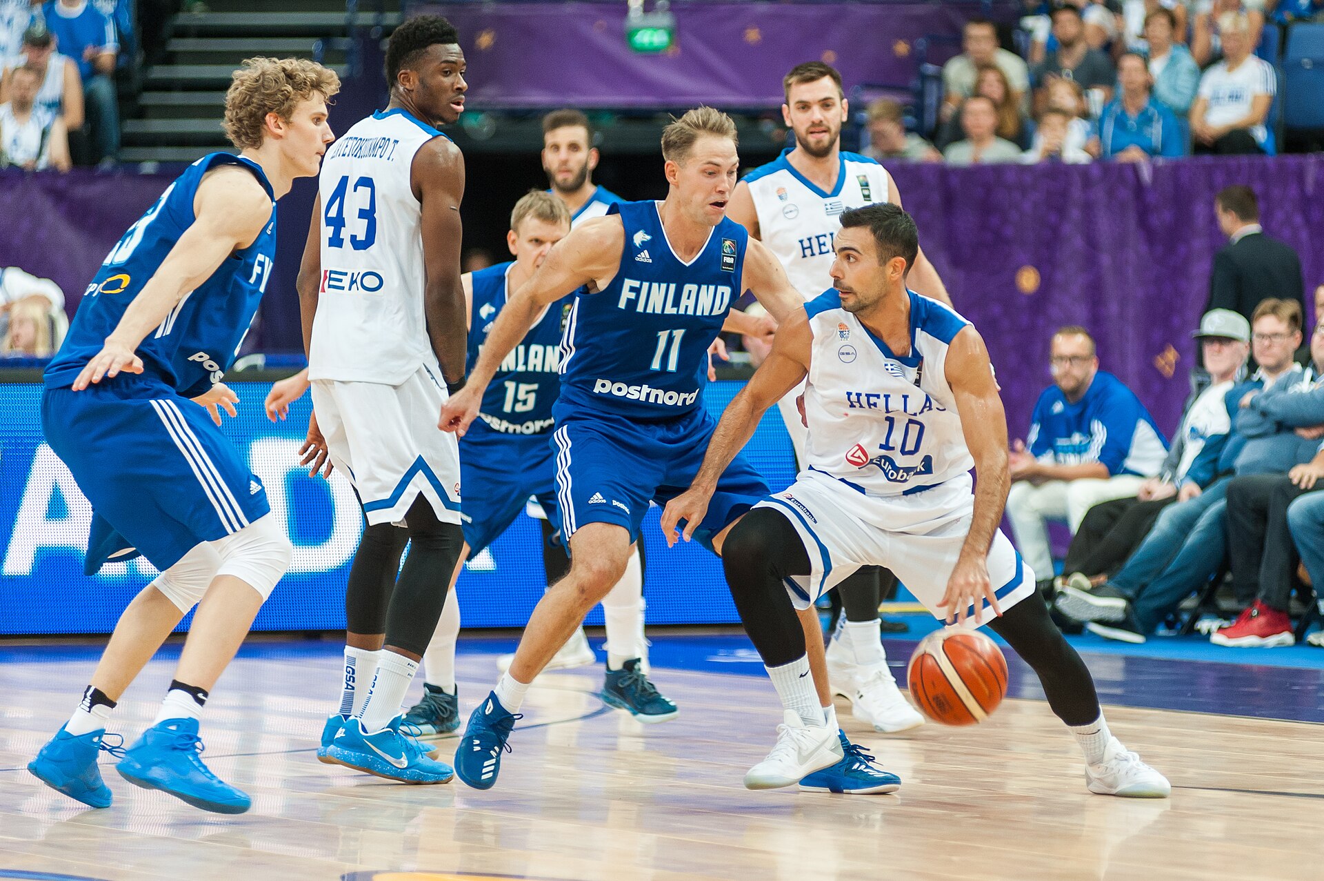 Imagem de referência de Kostas Antetokounmpo, descrito nos dados abertos como jogador de basquetebol grego