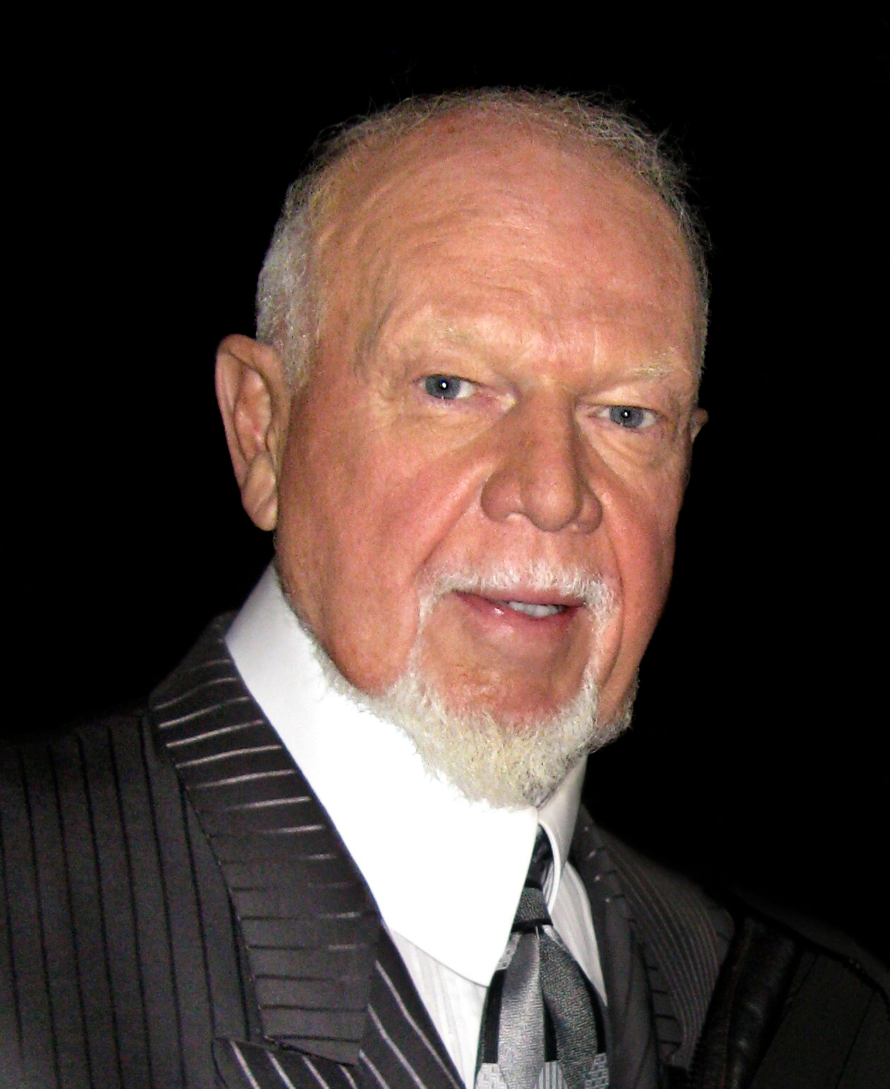 Imagem de referência de Don Cherry, descrito nos dados abertos como jogador de hóquei no gelo canadense