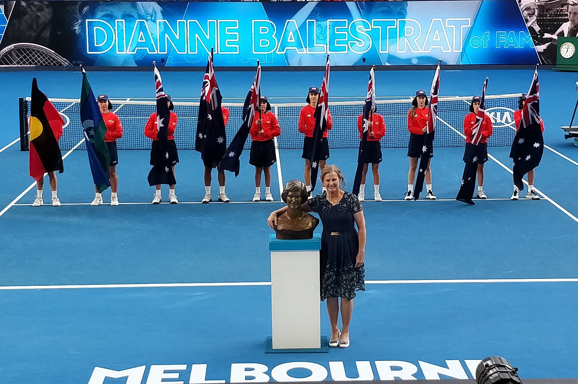 Imagem de referência relacionada a Dianne Fromholtz, item descrito como tenista australiana
