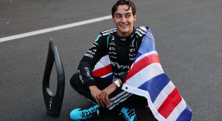 Russell reencontra a vitória no Azerbaijão entre curvas, muros e diferença de 0,1s