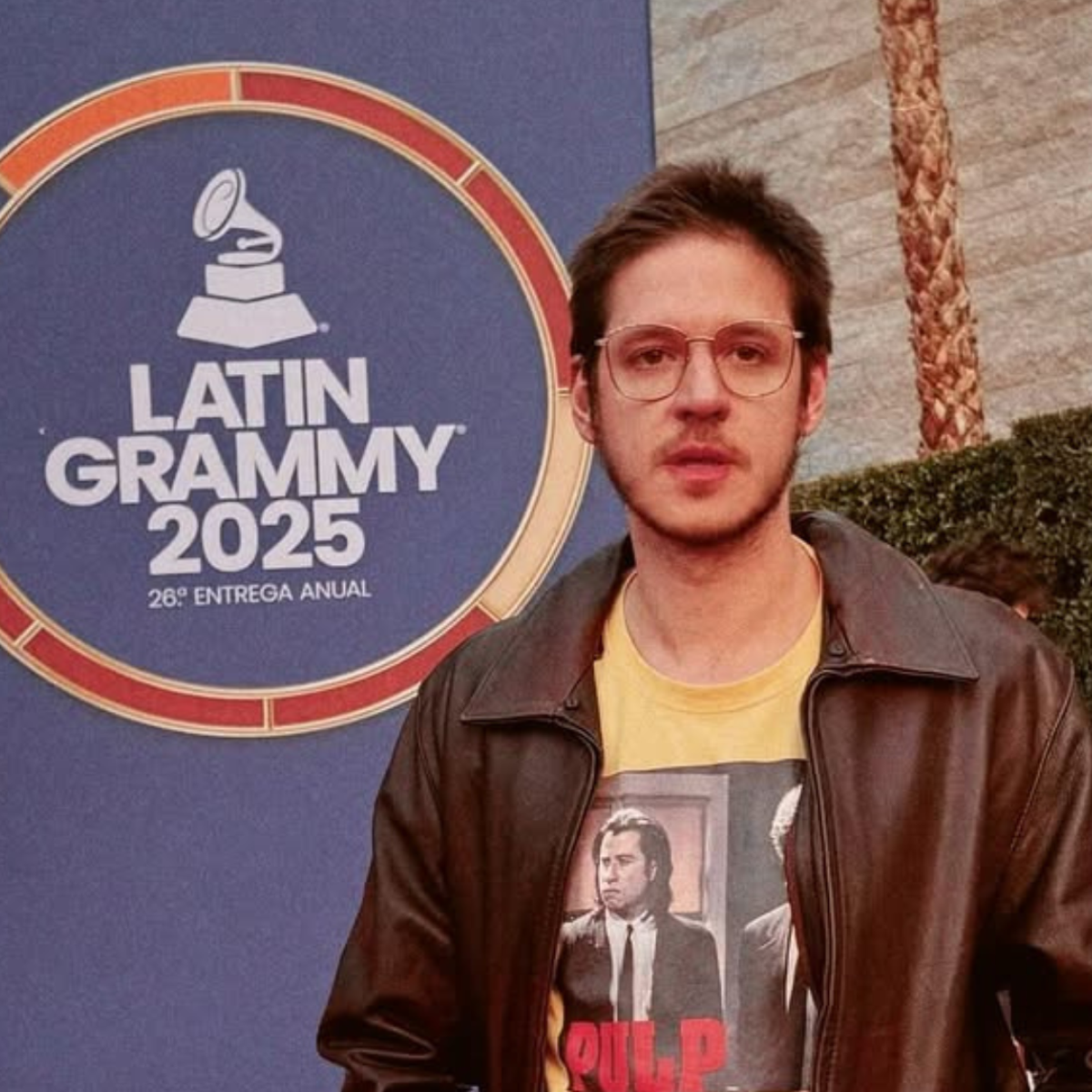 Quem é Rubel? Cantor indicado ao Grammy Latino vira alvo de ataques do Nikolas Ferreira