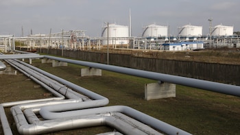El petróleo cerró su quinta jornada consecutiva de alzas y tocó máximos de varios meses