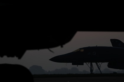 Detiveram no Reino Unido dois suspeitos por seus vínculos com o Irã após o incidente na base aérea de Fairford