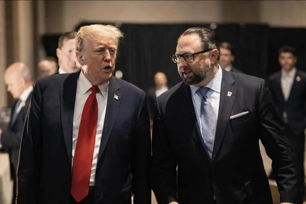 Ex-estrategista de Trump critica decisão de Zanin: “Não dá para acreditar” - destaque galeria