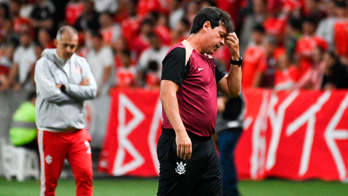 Corinthians demite Fernando Diniz após sétima derrota seguida com time na beira do rebaixamento