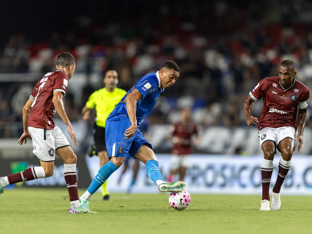 Remo faz gol no fim e empata com o Grêmio pelo Campeonato Brasileiro