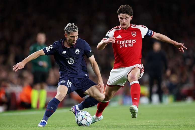 Arsenal faz três gols no segundo tempo e vence Lille na Champions