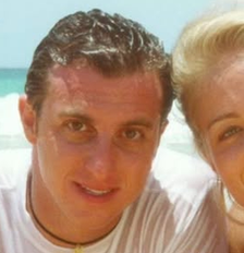 Angélica publicou um carrossel com fotos do início do namoro com Luciano até hoje Foto: Reprodução/Instagram/@angelicasky