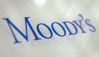 Moody's conservó la calificación crediticia de Francia en Aa3 con perspectiva negativa (Europa Press)