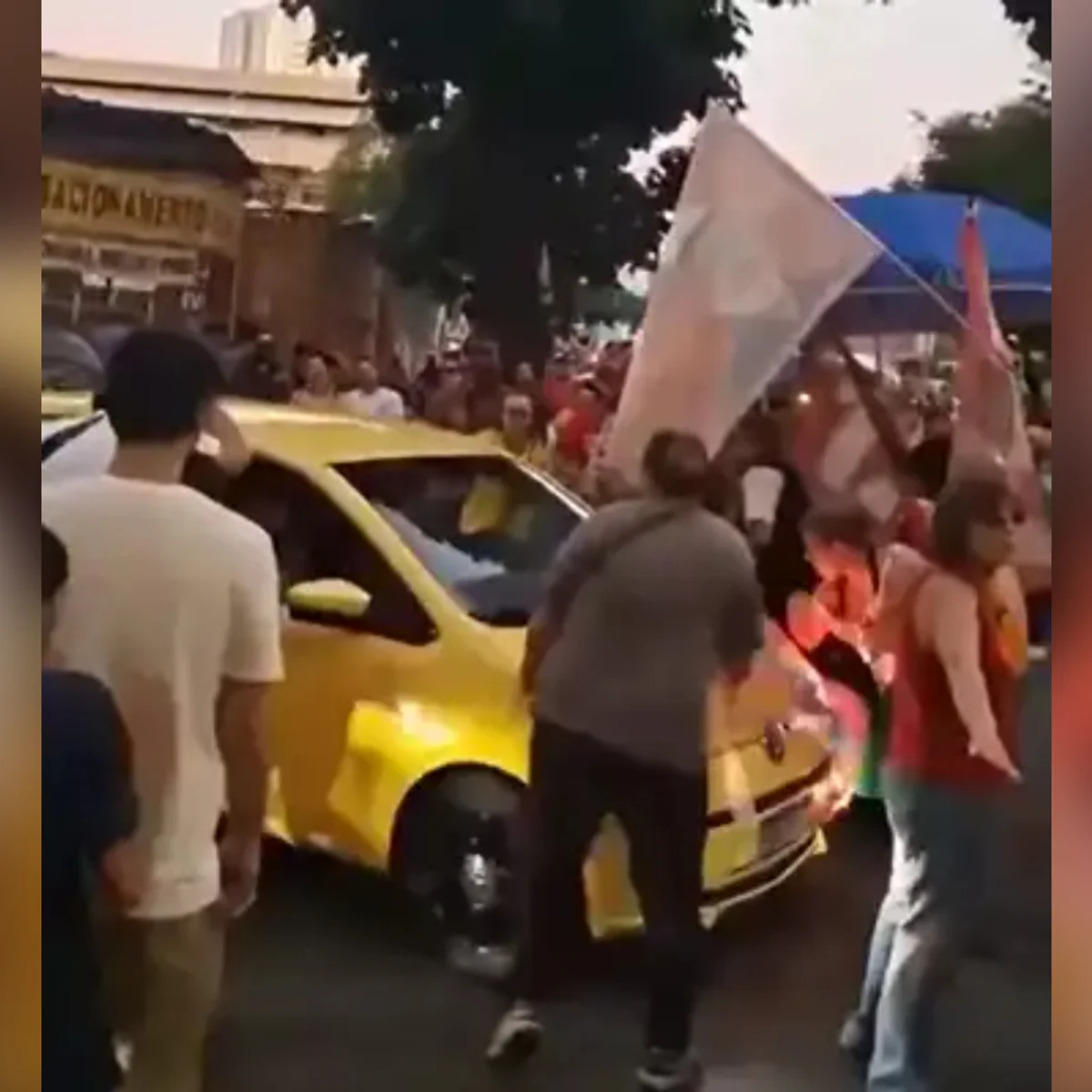 Atropelado em ato pró-Lula defende liberdade de motorista: “Tem família”
