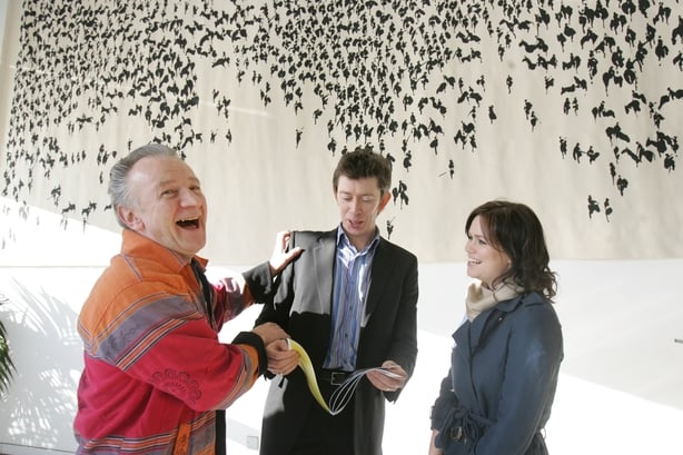 (L-R) Dónal Lunny, presenter John Kelly, and author Cecelia Ahern at the launch of the documentary series Arts Lives in RTÉ in February 2007