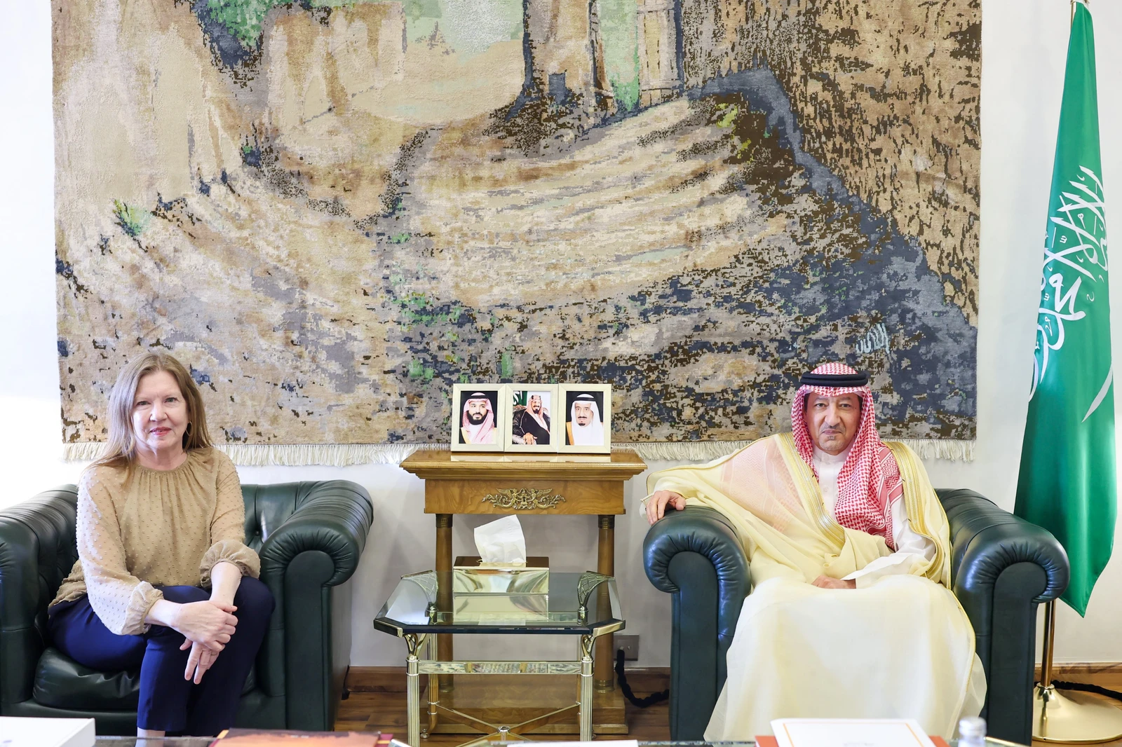 Sauditas e residentes se unem nas redes sociais com mensagens de orgulho após os ataques dos Houthis