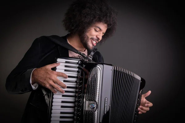 Amigo de João Gomes, Mestrinho critica cobrança por posicionamento político