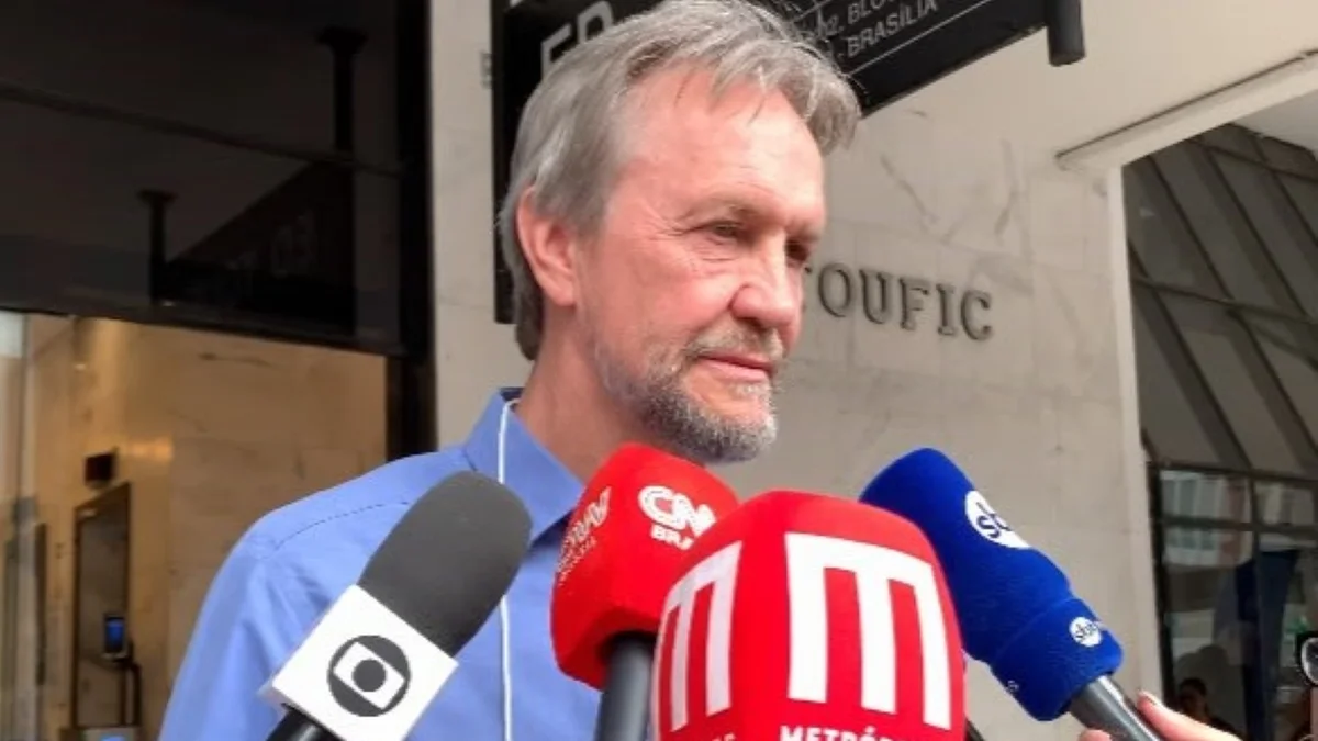 Líder do PT diz que Lula deve ir a debates, e cobra mobilização de aliados