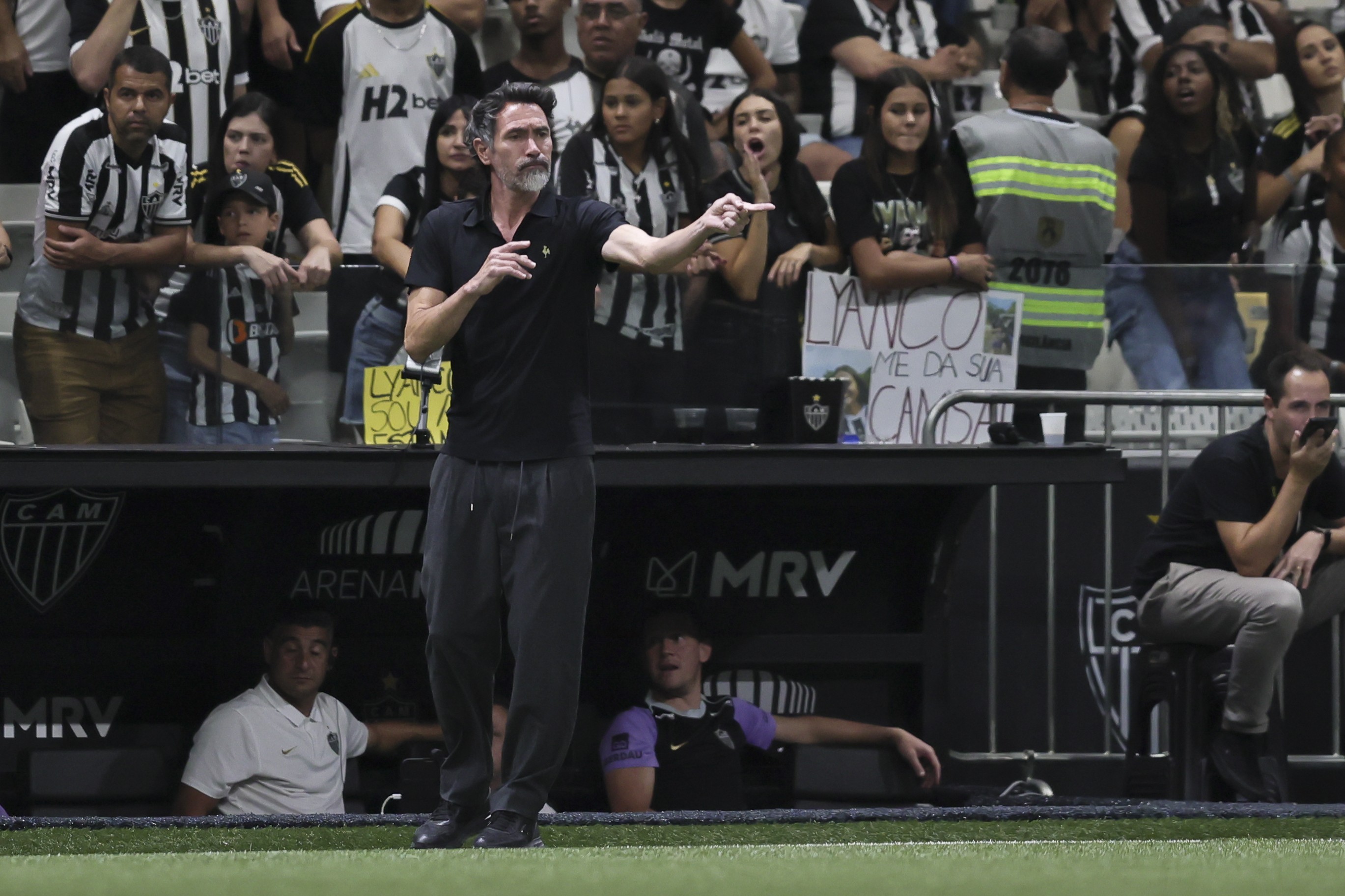 Domínguez revela pedido de desculpas no Atlético-MG e atraso em recuperação de Scarpa