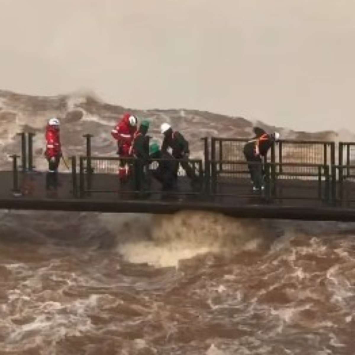 Cataratas do Iguaçu: grades da passarela voltam a ser retiradas após três anos devido à alta na vazão