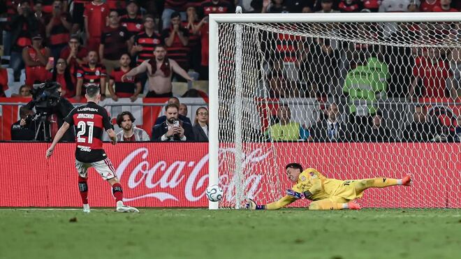 “Não vou ensinar jogadores desse nível a baterem pênaltis.’ Jardim repassa frustrante eliminação do Flamengo ao time. Estudiantes na final contra o Palmeiras