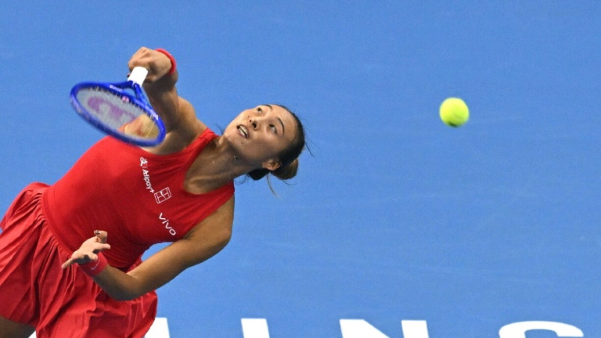 Zheng supera Andreeva para se tornar a primeira jogadora chinesa a vencer o China Open