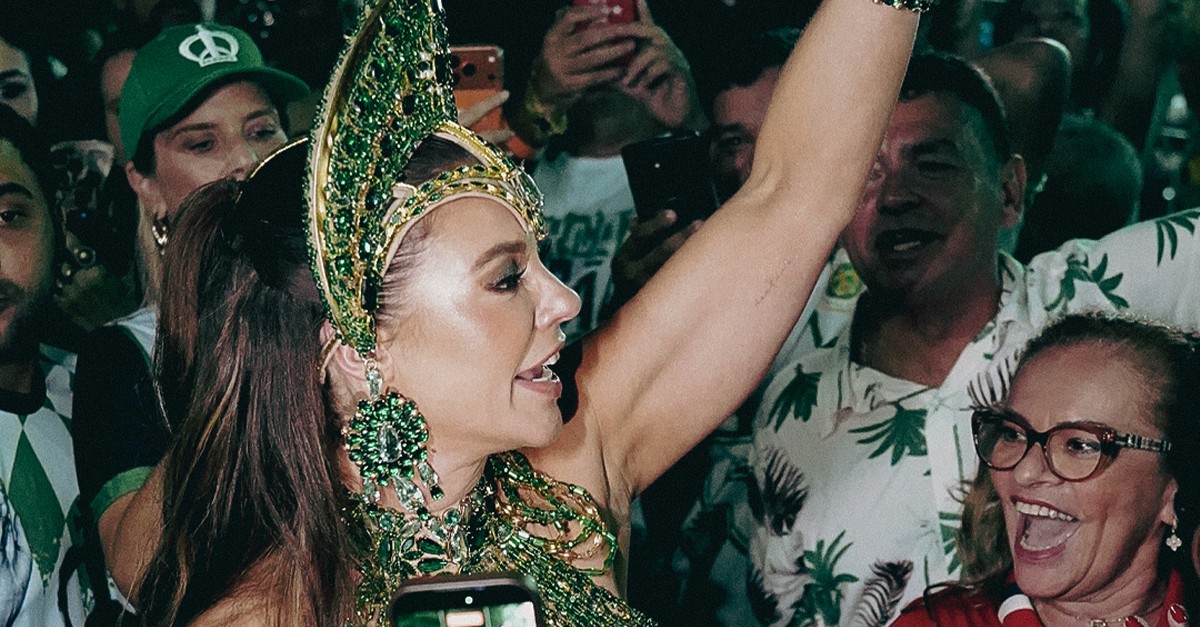 Paolla Oliveira é coroada rainha de bateria da Imperatriz; festa lota quadra de Ramos