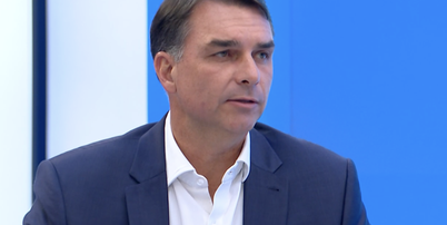 Fl&aacute;vio Bolsonaro durante sabatina da Globo Foto: Reprodu&ccedil;&atilde;o/TV Globo