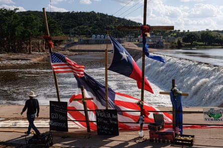 Imagem da matéria: Os sobreviventes de eventos climáticos extremos nos EUA são um grupo em crescimento – agora eles querem se tornar uma força política.