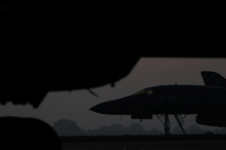 Detiveram no Reino Unido dois suspeitos por seus vínculos com o Irã após o incidente na base aérea de Fairford