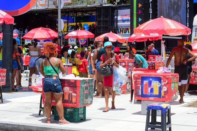Inscrições para ambulantes que desejam trabalhar no Carnaval e em outras festas encerram nesta quarta (21)