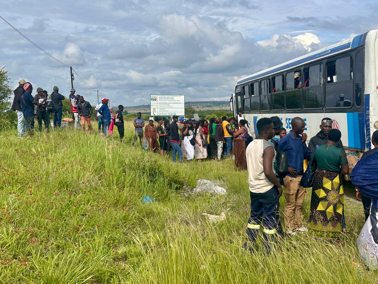 Dois ônibus interceptados na N1 com 65 passageiros sem passaportes